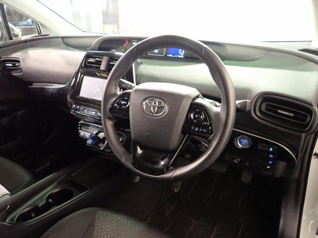 プリウス S 純正ナビ(CD・Bluetooth)ワンセグTV/バックカメラ/ETC/ドラレコ/LEDヘッドライト/トヨタセーフティセンス/レーダークルーズコントロール/パーキングセンサー/プリクラッシュセーフティ(19枚目)