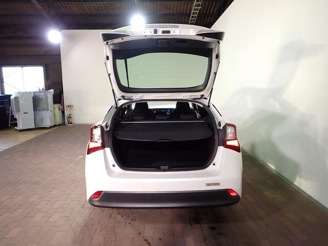 プリウス S 純正ナビ(CD・Bluetooth)ワンセグTV/バックカメラ/ETC/ドラレコ/LEDヘッドライト/トヨタセーフティセンス/レーダークルーズコントロール/パーキングセンサー/プリクラッシュセーフティ(24枚目)