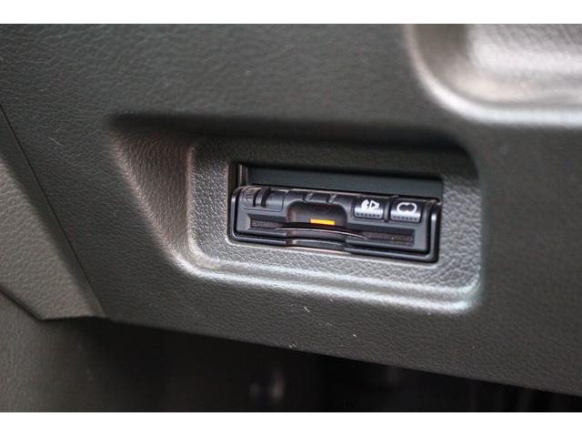 キューブ １５Ｘ　Ｖセレクション　マイキューブ　ロルブーインテリア／ワンオーナー／ツートンカラー／ホワイトルーフ／フルセグＳＤナビ／Ｂｌｕｅｔｏｏｔｈ／バックカメラ／ＥＴＣ（24枚目）