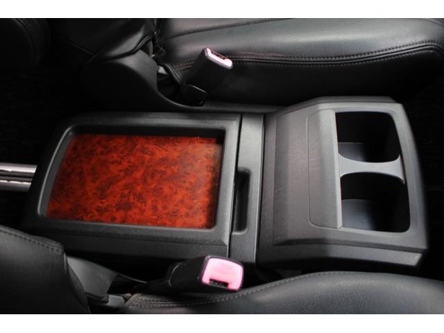 ヴェルファイア 2.4Z プラチナセレクションII 【フルセグSDナビ/Bluetooth/DVDビデオ】【ETC/バックカメラ/7人乗り】【スライドドア&リアゲート電動式/クラッツィオ製黒革調シートカバー】(26枚目)