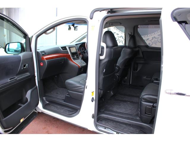 ヴェルファイア 2.4Z プラチナセレクションII 【フルセグSDナビ/Bluetooth/DVDビデオ】【ETC/バックカメラ/7人乗り】【スライドドア&リアゲート電動式/クラッツィオ製黒革調シートカバー】(33枚目)