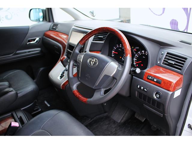 ヴェルファイア 2.4Z プラチナセレクションII 【フルセグSDナビ/Bluetooth/DVDビデオ】【ETC/バックカメラ/7人乗り】【スライドドア&リアゲート電動式/クラッツィオ製黒革調シートカバー】(40枚目)