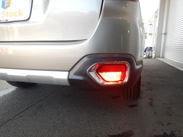 レガシィアウトバック リミテッド　Ａ型　ナビＴＶ　バックカメラ　ハーマンカードンサウンドシステム　パワーバックドア　レザーシート　シートヒーター　パワーシート　スマートキー　プッシュスタート　パドルシフト　アイサイト　ＥＴＣ　ＬＥＤ（27枚目）