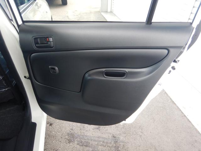 プロボックス ハイブリッドＦ　登録済未使用車　トヨタセーフティセンス　レーダークルーズ　ＬＤＡ　コーナーセンサー　バックカメラ内蔵ルームミラー　カラードバンパー　シートヒーター　キーレス　全席パワーウィンド　ＡＣ１００Ｖ（68枚目）