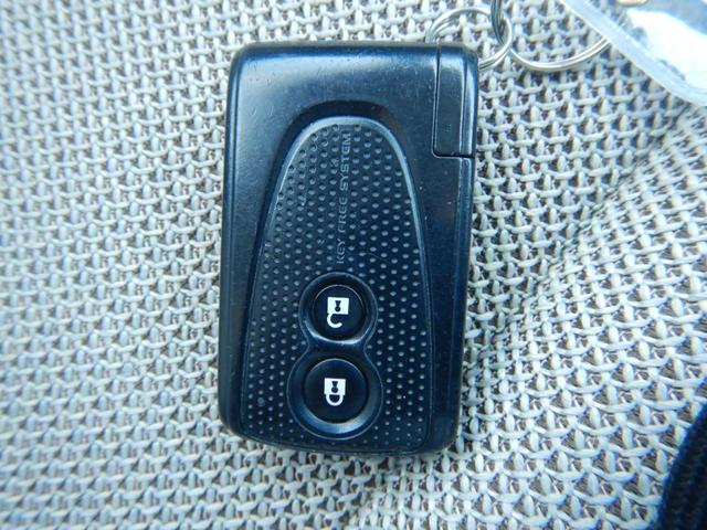 �֗��ȃX�}�[�g�L�[�����ԗ��Ńh�A���b�N�̃��b�N�E�A���h�b�N��G���W���̃I���E�I�t���X�}�[�g�L�[�������Ă���΃{�^��������^�b�`�ő���\�ł����I