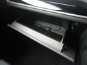 大型のグローブBOXも装備しておりますっ! USB接続配線はグローブBOX内に設置してございますっ!