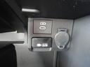 ハイブリッドＦ　登録済未使用車　トヨタセーフティセンス　レーダークルーズ　ＬＤＡ　コーナーセンサー　バックカメラ内蔵ルームミラー　カラードバンパー　シートヒーター　キーレス　全席パワーウィンド　ＡＣ１００Ｖ（52枚目）