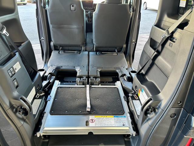 スロープ　福祉車両　ＨＯＮＤＡ　ＳＥＮＳＩＮＧ　　運転席、助手席シートヒーター　両側パワースライドドア(32枚目)