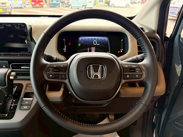 フリード エアー　ＥＸ　７人乗り　新車未登録　ホンダセンシング　シートヒーター　リア席クーラー（23枚目）