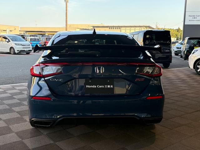シビック ＲＳ　フロントバンパーガーニッシュ　テールゲートスポイラー　９インチコネクトディスプレー　ＥＴＣ２．０車載器　ワイヤレス充電器　ＢＯＳＥプレミアムサウンドスピーカー（11枚目）