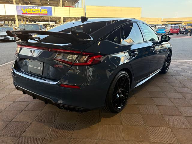 シビック ＲＳ　フロントバンパーガーニッシュ　テールゲートスポイラー　９インチコネクトディスプレー　ＥＴＣ２．０車載器　ワイヤレス充電器　ＢＯＳＥプレミアムサウンドスピーカー（12枚目）