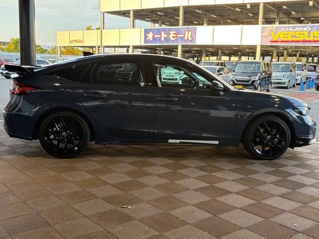 シビック ＲＳ　フロントバンパーガーニッシュ　テールゲートスポイラー　９インチコネクトディスプレー　ＥＴＣ２．０車載器　ワイヤレス充電器　ＢＯＳＥプレミアムサウンドスピーカー（13枚目）