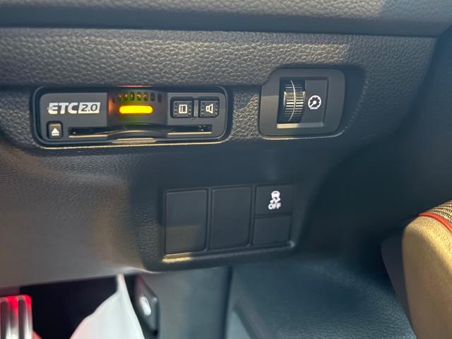シビック ＲＳ　フロントバンパーガーニッシュ　テールゲートスポイラー　９インチコネクトディスプレー　ＥＴＣ２．０車載器　ワイヤレス充電器　ＢＯＳＥプレミアムサウンドスピーカー（27枚目）