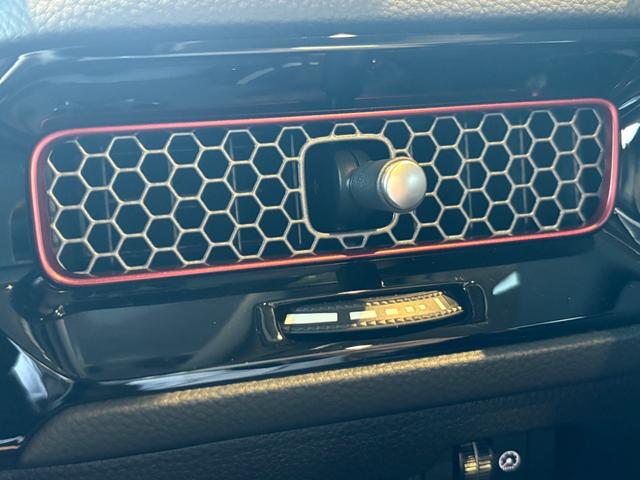 シビック ＲＳ　フロントバンパーガーニッシュ　テールゲートスポイラー　９インチコネクトディスプレー　ＥＴＣ２．０車載器　ワイヤレス充電器　ＢＯＳＥプレミアムサウンドスピーカー（28枚目）