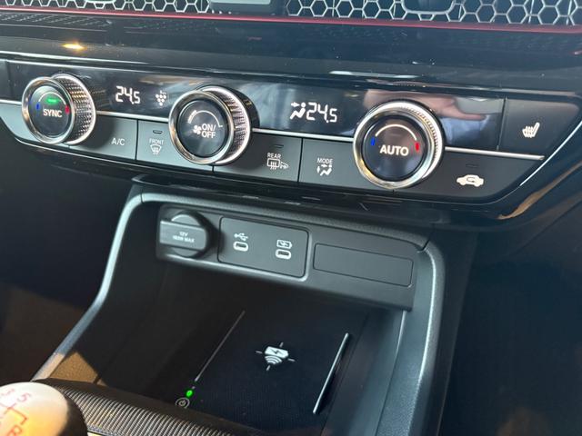 シビック ＲＳ　フロントバンパーガーニッシュ　テールゲートスポイラー　９インチコネクトディスプレー　ＥＴＣ２．０車載器　ワイヤレス充電器　ＢＯＳＥプレミアムサウンドスピーカー（30枚目）