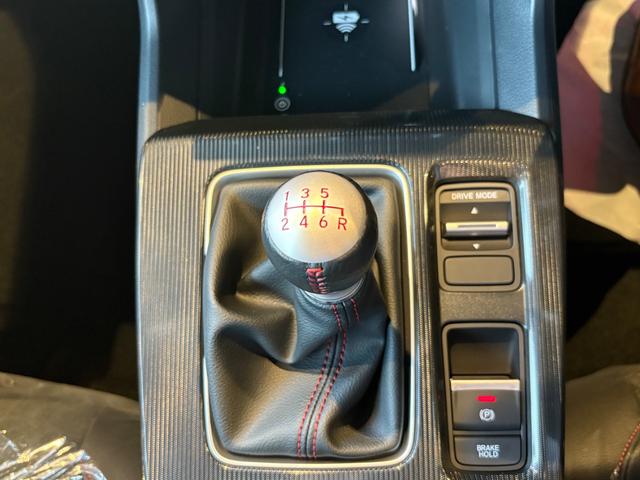 シビック ＲＳ　フロントバンパーガーニッシュ　テールゲートスポイラー　９インチコネクトディスプレー　ＥＴＣ２．０車載器　ワイヤレス充電器　ＢＯＳＥプレミアムサウンドスピーカー（32枚目）