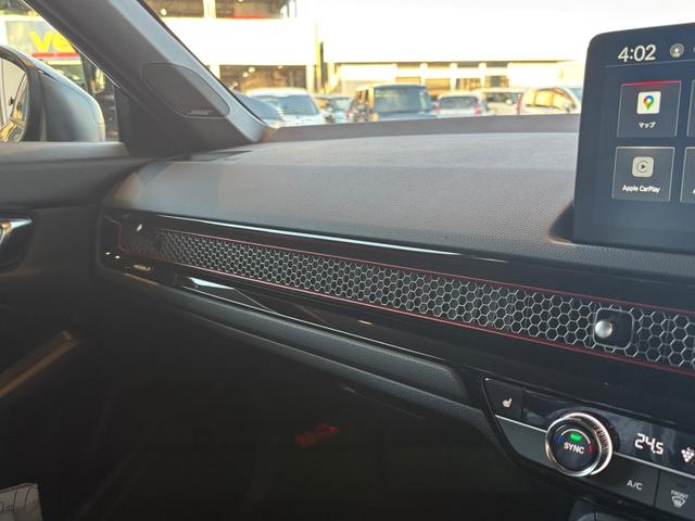 シビック ＲＳ　フロントバンパーガーニッシュ　テールゲートスポイラー　９インチコネクトディスプレー　ＥＴＣ２．０車載器　ワイヤレス充電器　ＢＯＳＥプレミアムサウンドスピーカー（35枚目）