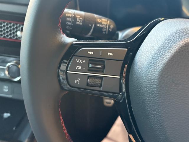 シビック ＲＳ　フロントバンパーガーニッシュ　テールゲートスポイラー　９インチコネクトディスプレー　ＥＴＣ２．０車載器　ワイヤレス充電器　ＢＯＳＥプレミアムサウンドスピーカー（39枚目）