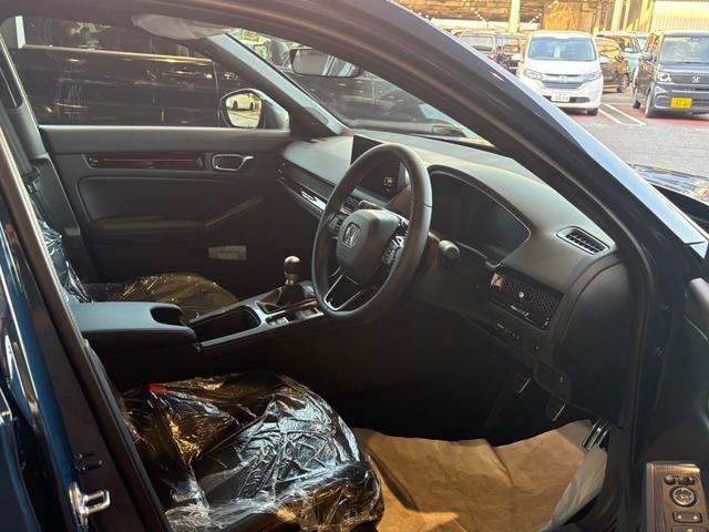 シビック ＲＳ　フロントバンパーガーニッシュ　テールゲートスポイラー　９インチコネクトディスプレー　ＥＴＣ２．０車載器　ワイヤレス充電器　ＢＯＳＥプレミアムサウンドスピーカー（41枚目）