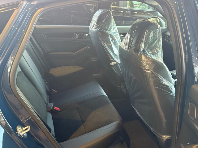 シビック ＲＳ　フロントバンパーガーニッシュ　テールゲートスポイラー　９インチコネクトディスプレー　ＥＴＣ２．０車載器　ワイヤレス充電器　ＢＯＳＥプレミアムサウンドスピーカー（42枚目）