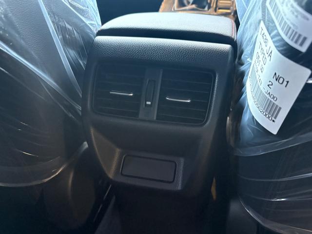 シビック ＲＳ　フロントバンパーガーニッシュ　テールゲートスポイラー　９インチコネクトディスプレー　ＥＴＣ２．０車載器　ワイヤレス充電器　ＢＯＳＥプレミアムサウンドスピーカー（43枚目）