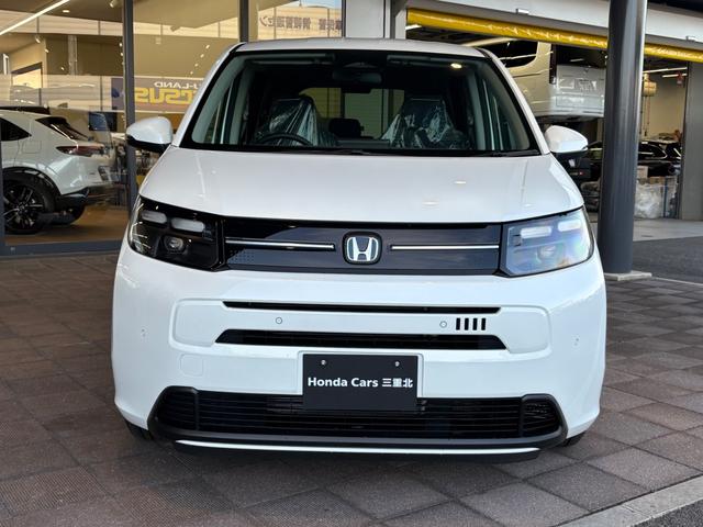 フリード エアー　ＥＸ　純正８インチナビ　新車未登録　ＥＴＣ車載器　ホンダセンシング　７人乗り　リア席クーラー　シートヒーター（7枚目）