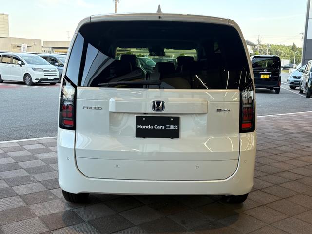 フリード エアー　ＥＸ　純正８インチナビ　新車未登録　ＥＴＣ車載器　ホンダセンシング　７人乗り　リア席クーラー　シートヒーター（11枚目）