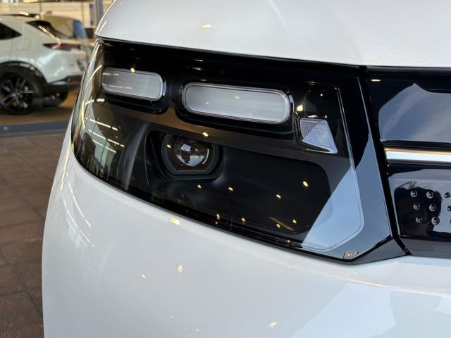 フリード エアー　ＥＸ　純正８インチナビ　新車未登録　ＥＴＣ車載器　ホンダセンシング　７人乗り　リア席クーラー　シートヒーター（15枚目）