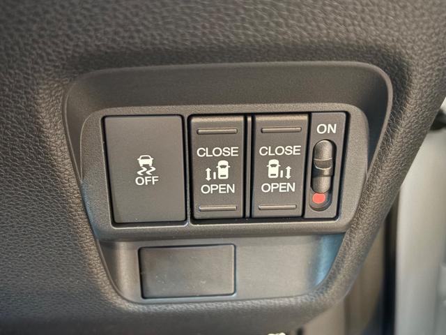 フリード エアー　ＥＸ　純正８インチナビ　新車未登録　ＥＴＣ車載器　ホンダセンシング　７人乗り　リア席クーラー　シートヒーター（19枚目）