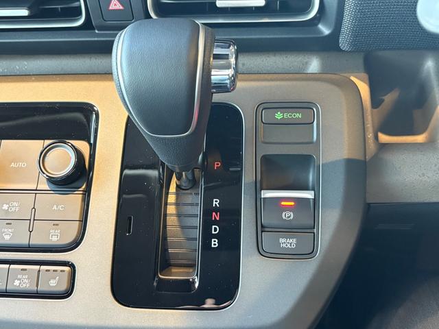 フリード エアー　ＥＸ　純正８インチナビ　新車未登録　ＥＴＣ車載器　ホンダセンシング　７人乗り　リア席クーラー　シートヒーター（24枚目）