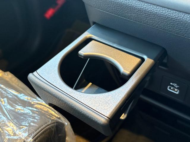 フリード エアー　ＥＸ　純正８インチナビ　新車未登録　ＥＴＣ車載器　ホンダセンシング　７人乗り　リア席クーラー　シートヒーター（26枚目）