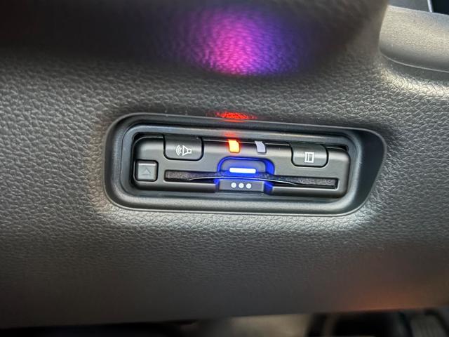 フリード エアー　ＥＸ　純正８インチナビ　新車未登録　ＥＴＣ車載器　ホンダセンシング　７人乗り　リア席クーラー　シートヒーター（31枚目）