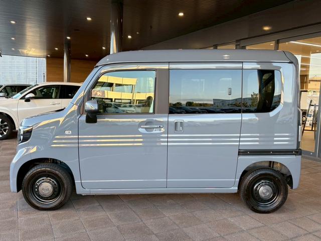 Ｎ－ＶＡＮ ｅ： ｅ：　ファン　純正８インチナビ　フロアカーペット　前後ドライブレコーダー　ＥＶ車　新車未登録　ホンダセンシング　急速充電対応（9枚目）
