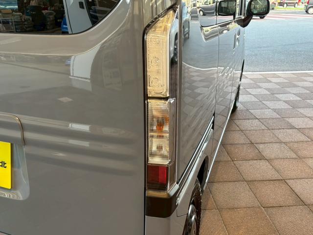 Ｎ－ＶＡＮ ｅ： ｅ：　ファン　純正８インチナビ　フロアカーペット　前後ドライブレコーダー　ＥＶ車　新車未登録　ホンダセンシング　急速充電対応（18枚目）