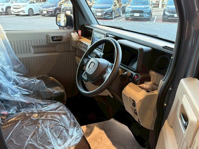 Ｎ－ＶＡＮ ｅ： ｅ：　ファン　純正８インチナビ　フロアカーペット　前後ドライブレコーダー　ＥＶ車　新車未登録　ホンダセンシング　急速充電対応（20枚目）