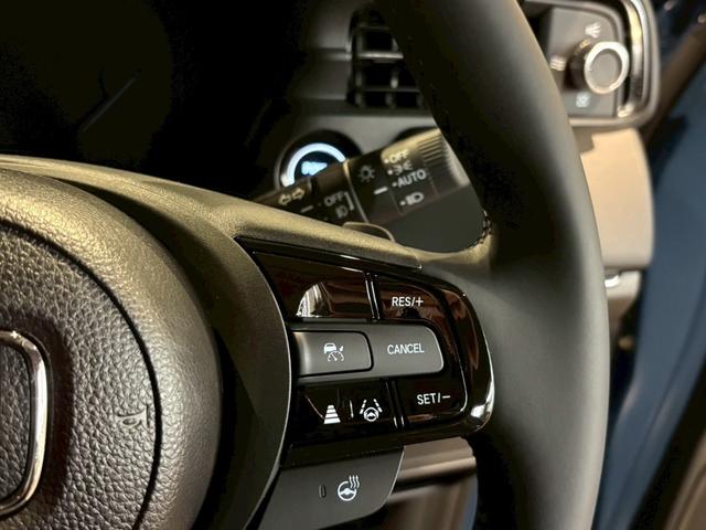 ヴェゼル ｅ：ＨＥＶ　Ｚ　フロントグリル　純正ナビ（18枚目）