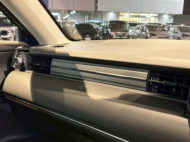 ヴェゼル ｅ：ＨＥＶ　Ｚ　フロントグリル　純正ナビ（21枚目）