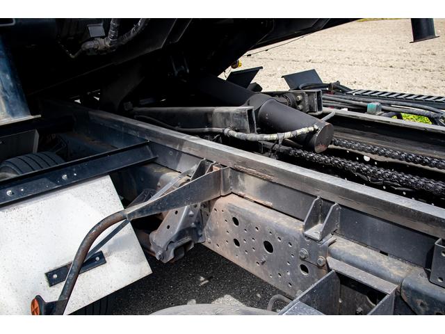 クレーン付き 積載車 極東フラトップ 開閉アオリ ラジコン 4段クレーン 差し違いアウトリガー ミラー型バックカメラ 6MT レッカー キャリアカー(64枚目)
