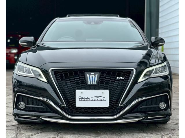 クラウンハイブリッド ＲＳアドバンス　サンルーフ　黒革シート　純正１８インチＡＷ　シートヒーター　ベンチレーション　３眼ＬＥＤヘッドライト　シーケンシャルウィンカー　コーナーセンサー　パワーシート　クルーズコントロール　トヨタセフティー（2枚目）