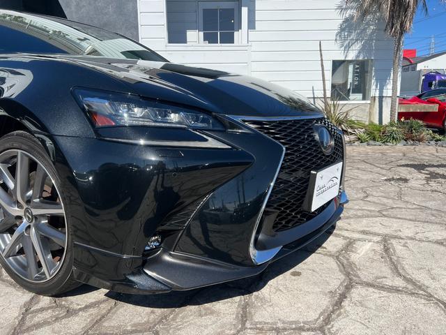 ＧＳ ＧＳ３００ｈ　Ｆスポーツ　ＴＲＤマフラー　リヤスポイラー　純正ナビ　バックカメラ　レッドレザーシート　シートヒーター　ビルトインＥＴＣ　純正１９インチアルミホイール　クルーズコントロール　ＬＥＤヘッド　テレビ　　レーンアシスト（10枚目）