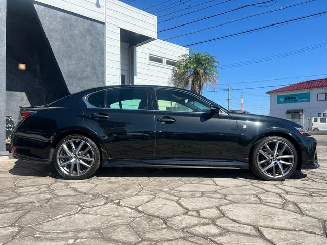 ＧＳ ＧＳ３００ｈ　Ｆスポーツ　ＴＲＤマフラー　リヤスポイラー　純正ナビ　バックカメラ　レッドレザーシート　シートヒーター　ビルトインＥＴＣ　純正１９インチアルミホイール　クルーズコントロール　ＬＥＤヘッド　テレビ　　レーンアシスト（21枚目）