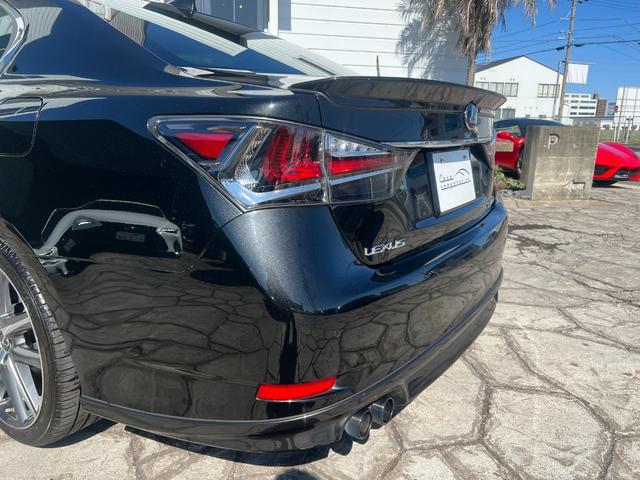 ＧＳ ＧＳ３００ｈ　Ｆスポーツ　ＴＲＤマフラー　リヤスポイラー　純正ナビ　バックカメラ　レッドレザーシート　シートヒーター　ビルトインＥＴＣ　純正１９インチアルミホイール　クルーズコントロール　ＬＥＤヘッド　テレビ　　レーンアシスト（24枚目）