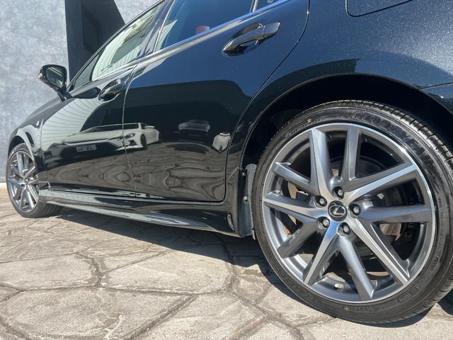 ＧＳ ＧＳ３００ｈ　Ｆスポーツ　ＴＲＤマフラー　リヤスポイラー　純正ナビ　バックカメラ　レッドレザーシート　シートヒーター　ビルトインＥＴＣ　純正１９インチアルミホイール　クルーズコントロール　ＬＥＤヘッド　テレビ　　レーンアシスト（31枚目）
