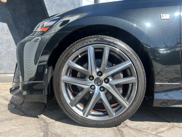 ＧＳ ＧＳ３００ｈ　Ｆスポーツ　ＴＲＤマフラー　リヤスポイラー　純正ナビ　バックカメラ　レッドレザーシート　シートヒーター　ビルトインＥＴＣ　純正１９インチアルミホイール　クルーズコントロール　ＬＥＤヘッド　テレビ　　レーンアシスト（33枚目）