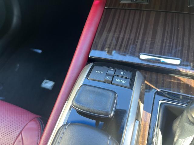 ＧＳ ＧＳ３００ｈ　Ｆスポーツ　ＴＲＤマフラー　リヤスポイラー　純正ナビ　バックカメラ　レッドレザーシート　シートヒーター　ビルトインＥＴＣ　純正１９インチアルミホイール　クルーズコントロール　ＬＥＤヘッド　テレビ　　レーンアシスト（49枚目）