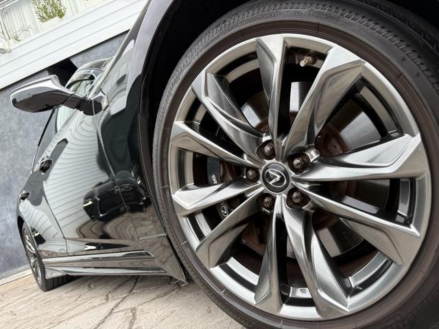 LS LS500h Fスポーツ 4WD サンルーフ TRDエアロF/S/R TRDマフラー デジタルインナーミラー パノラミックビューモニター ブラインドスポットモニター ヘッドアップディスプレイ パワートランク 純正ナビ ETC(4枚目)