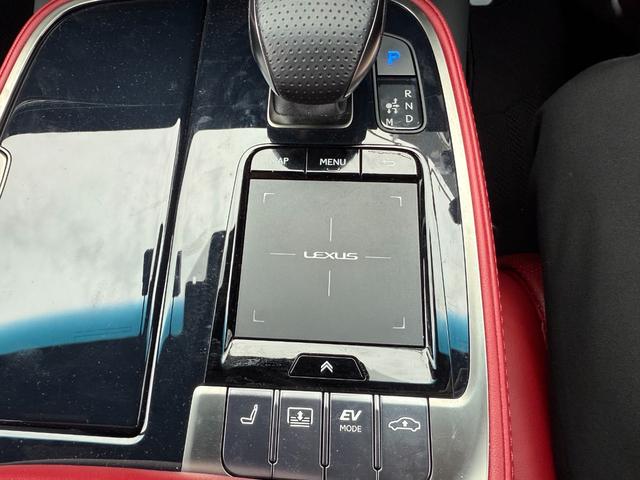 LS LS500h Fスポーツ 4WD サンルーフ TRDエアロF/S/R TRDマフラー デジタルインナーミラー パノラミックビューモニター ブラインドスポットモニター ヘッドアップディスプレイ パワートランク 純正ナビ ETC(52枚目)