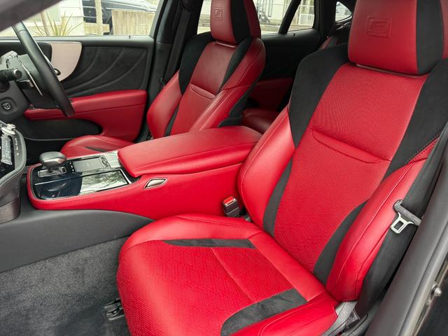 LS LS500h Fスポーツ 4WD サンルーフ TRDエアロF/S/R TRDマフラー デジタルインナーミラー パノラミックビューモニター ブラインドスポットモニター ヘッドアップディスプレイ パワートランク 純正ナビ ETC(63枚目)
