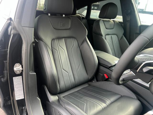 Ａ７スポーツバック ４５ＴＦＳＩクワトロ　Ｓラインパッケージ　マイナーチェンジ後後期モデル　マクストンデザインエアロ　サラウンドビューモニター　バーチャルコックピット　黒レザーシート　シートヒーター　パワーバックドア　純正２０インチＡＷ　電動リヤウィング（8枚目）