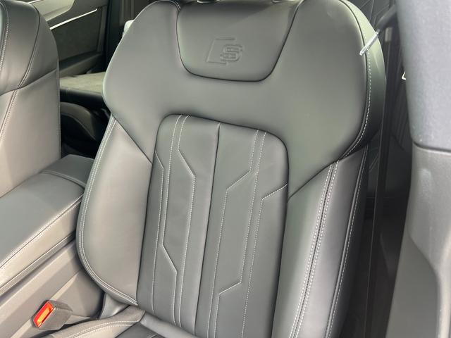 Ａ７スポーツバック ４５ＴＦＳＩクワトロ　Ｓラインパッケージ　マイナーチェンジ後後期モデル　マクストンデザインエアロ　サラウンドビューモニター　バーチャルコックピット　黒レザーシート　シートヒーター　パワーバックドア　純正２０インチＡＷ　電動リヤウィング（64枚目）